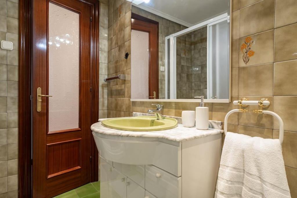 Apartamento Trisquel กิฮอน ภายนอก รูปภาพ